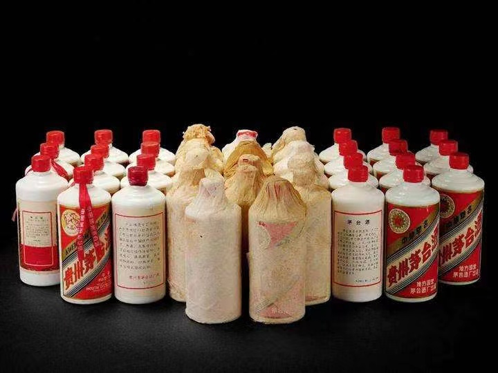 阿勒泰日照岚山回收酒价格哪里回收(附近上门回收茅台酒）?